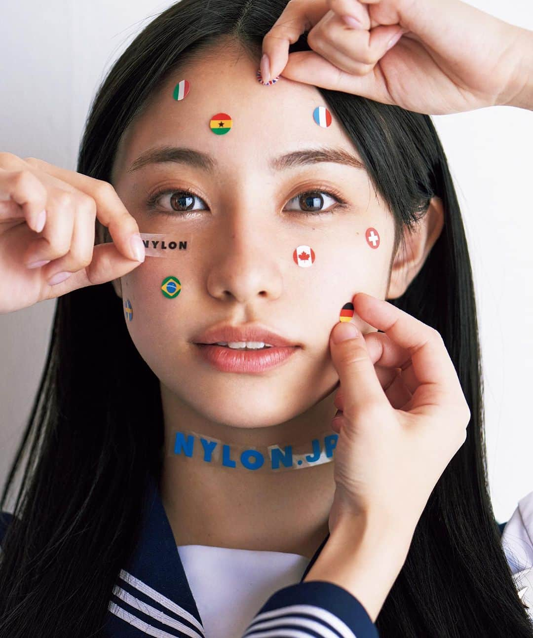 NYLON JAPANさんのインスタグラム写真 - (NYLON JAPANInstagram)「新しい学校のリーダーズが行く夏の合宿  セーラー服がトレードマークの個性と自由で世界にはみ出す4人組、新しい学校のリーダーズがNYLONの特別合宿に参加！　精神を鍛え、感度を磨き、スタミナをつけて......と思いきや！　洗濯したら遊び、移動中も遊び、お昼のカレーで遊び、寝るときもシールで遊び！　ずっと遊んどるやないかーい!!!! でも、どんなお題も“新しい学校のリーダーズっぽい”から先生、感心しちゃう♡ それはそう、だってSNSの総フォロワー数1400万人オーバーを誇る彼女たちですから。レベチなカリスマ性に逆についていきまっす！　いや、いかせてくださいっ!!  #新しい学校のリーダーズ @japan_leaders  #KANON @kanon_leaders   photography @michiyoyanagihara hair&makeup @nari_yuuna   #nylonjapan #nylonguysjapan #nylonjp #caelumjp」8月27日 18時00分 - nylonjapan