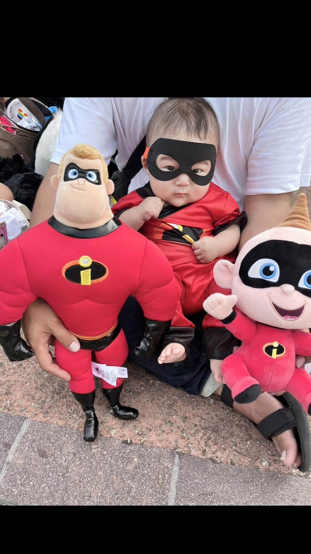 tiahy__のインスタグラム：「Helen Parr!!Thank you for finding him! . . We’ve made wonderful memories ! Thank you so much,Elastigirl!!! . . .  #jackjack #jackjack_kallon#kalloncostume #tokyodisneysea #theincredibles #incrediblefamily」