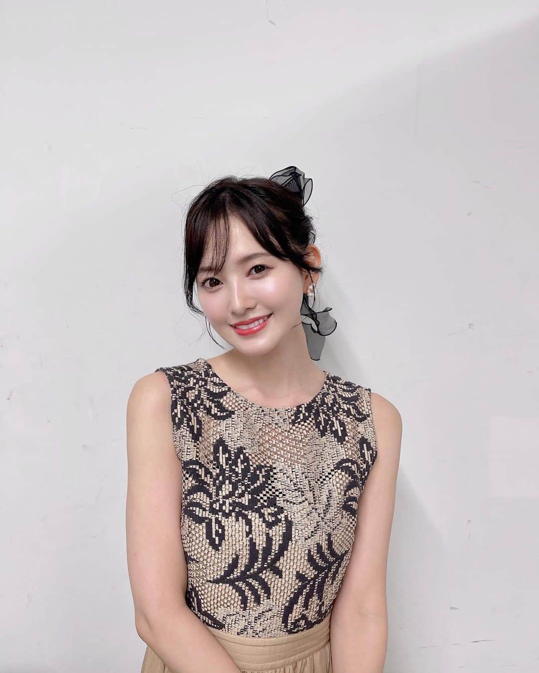 のインスタグラム：「ポニーテールはお好きですか？🖤」
