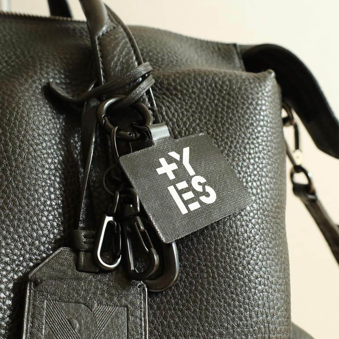 Salyuのインスタグラム：「【+YES 23AW KEY RING】  レザーバッグとの相性も良い＋YESキーリング。  受注販売は明日まで💁🏻‍♀️✨  【受注期間】 明日8/27(日)23:59まで ※完全受注制  【配送予定】 10月中旬頃 ※生産状況により変動します。  【ONLINE SHOP +YES】 https://shop.salyu.jp/ ※プロフィールのリンクよりお越しください。  #新しいYES #プラスイエス #salyu」