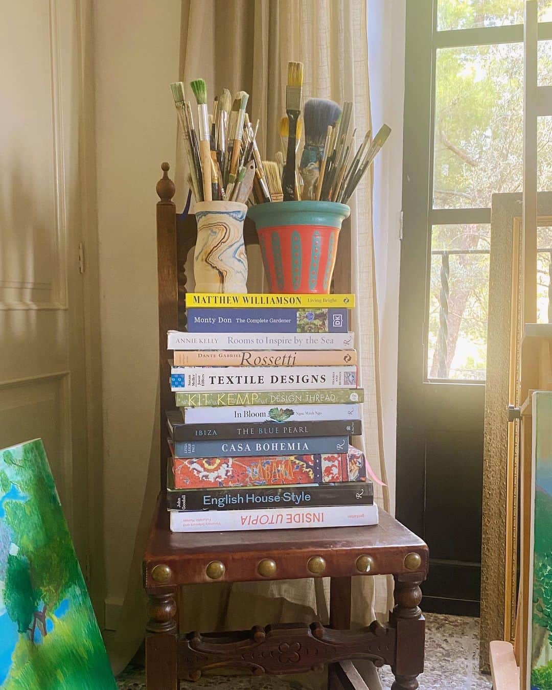 のインスタグラム：「LIVING BRIGHT!   Settling in nicely at home.」
