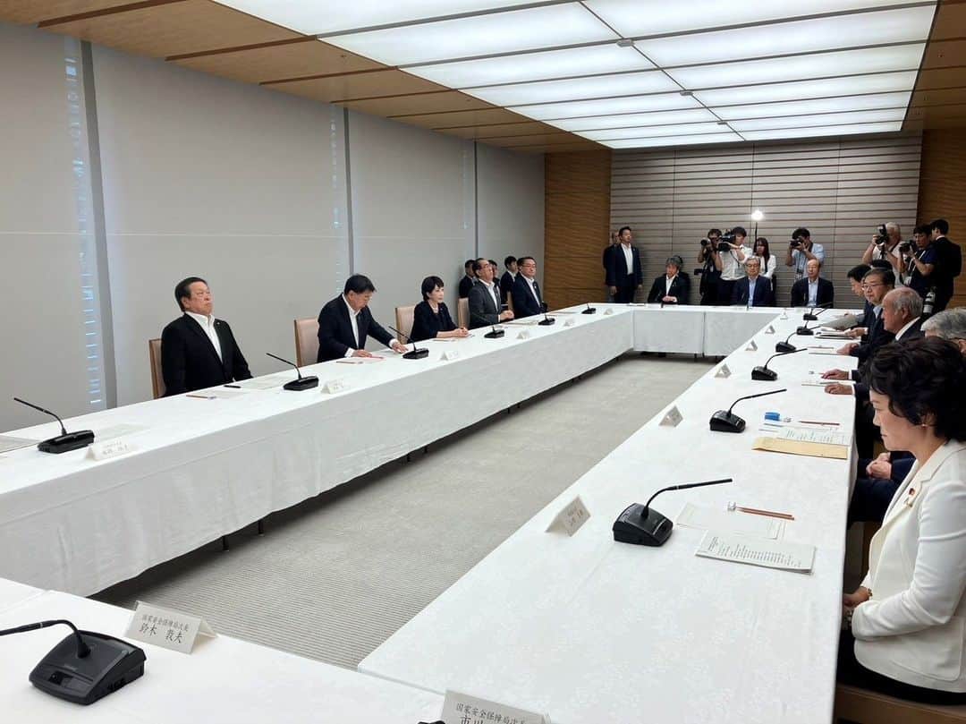 高市早苗のインスタグラム：「8月25日 総合的な防衛体制の強化に資する研究開発及び公共インフラ整備に関する関係閣僚会議」