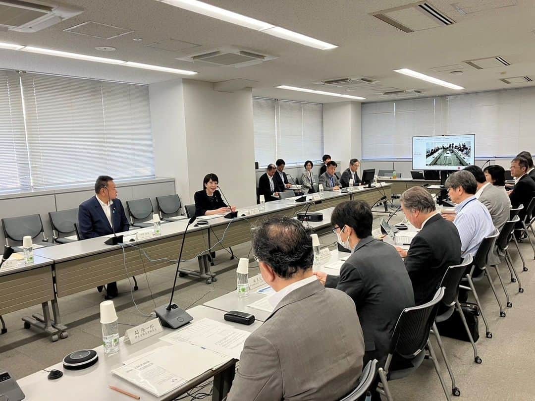 高市早苗のインスタグラム：「８月25日 健康・医療戦略推進会議」