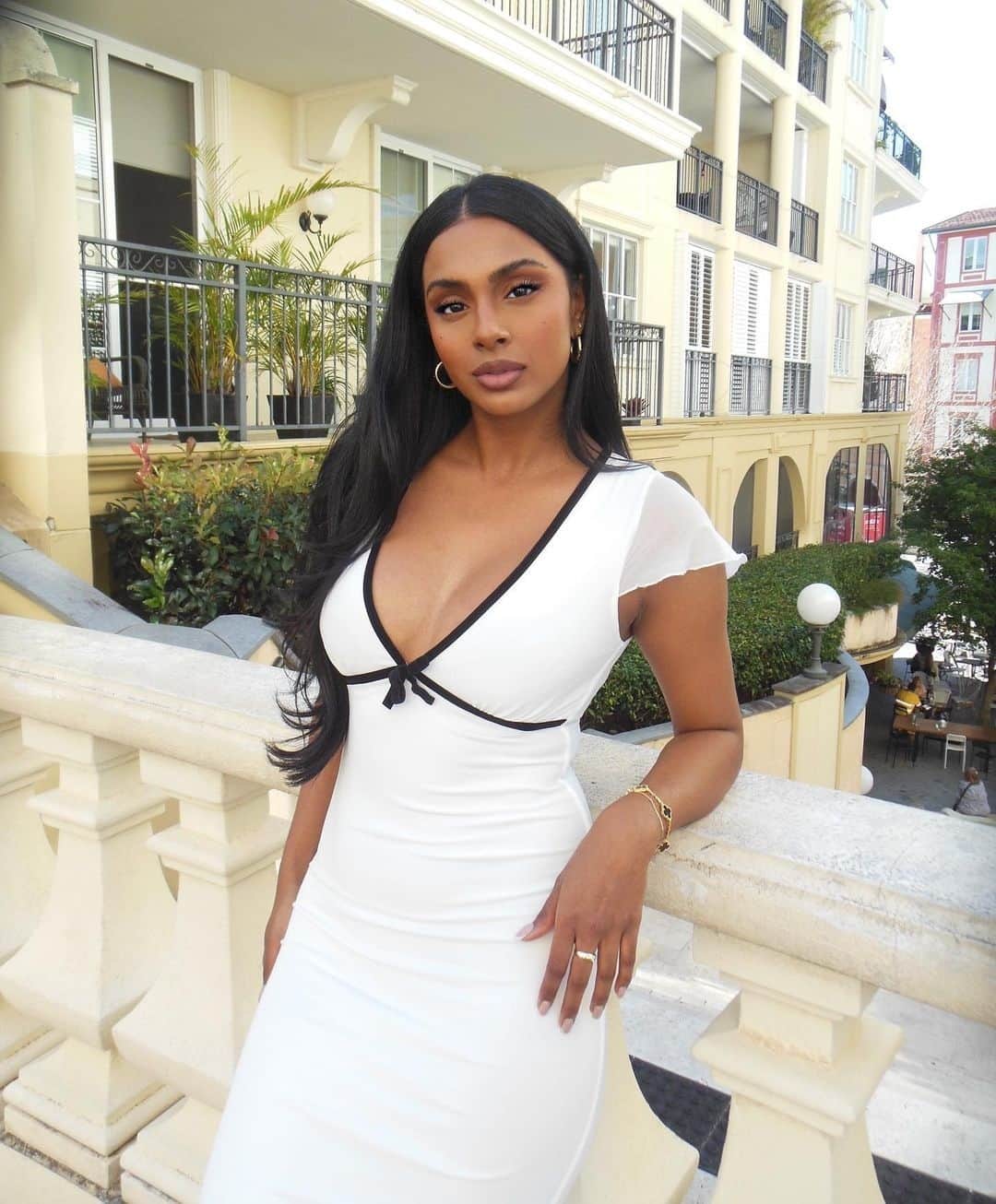 Beginning Boutiqueのインスタグラム：「The beautiful @eshavantha wears our Sweetie White Mesh Midi Dress 🤍」