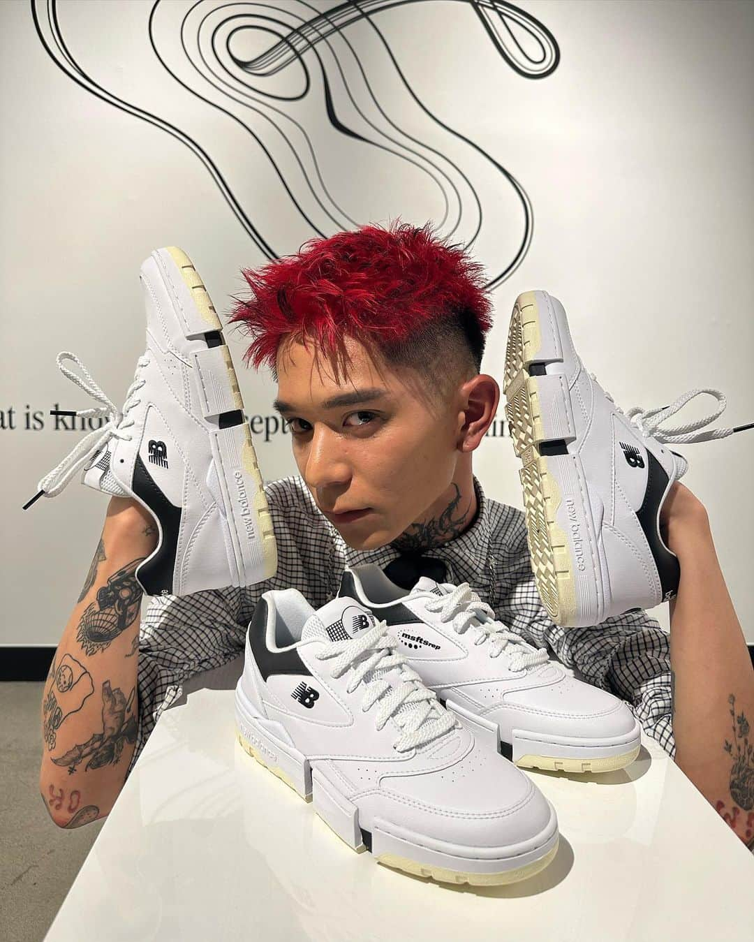 くろがねのあさんのインスタグラム写真 - (くろがねのあInstagram)「👟🖤👟🖤👟 New Balanceより、ブランドアンバサダーの Jaden Smith（ジェイデン スミス）と、 2020年に続くコラボレーションが誕生。 新たなフットウェア「New Balance for Jaden Smith MSFTSrep 0.01（ニューバランス フォー ジェイデン スミス ミスフィッツ ゼロ ポイント ゼロ ワン）」を2023年秋に世界同時発売  #newbalance  #NewBalanceforJadenSmithMSFTSrep0.01 #NewBalanceforJaden #SmithMSFTSrep0.01」8月26日 18時27分 - 3.noa_kun.3