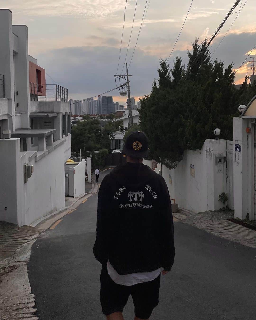 チュウォンのインスタグラム：「🌆」