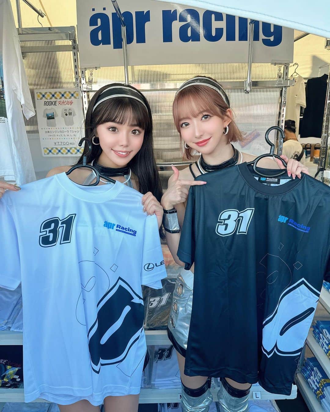 村上楓のインスタグラム：「KAAZ ブースにて31号車のTシャツが販売されてます❣️  私たちとお揃いにしましょう🥺❤️ #apr #aprracing #aprVictoria #SUPERGT #sevlooper」