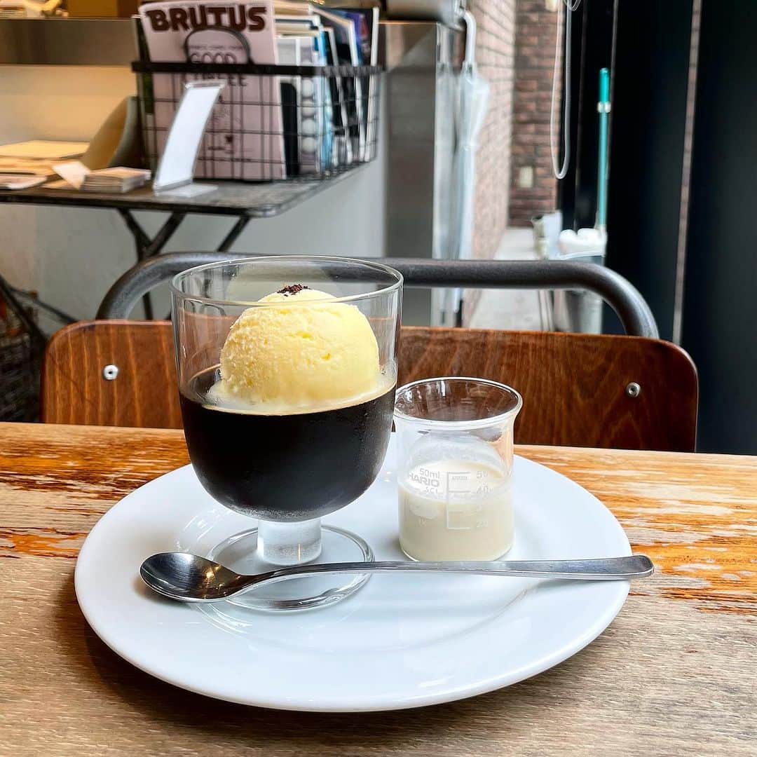 ELMERS GREENのインスタグラム：「本日もご来店頂きありがとうございました🌷  夏季限定のコーヒーゼリーは 8/31で終売する予定です。  まだ召し上がられてない方はお早めにどうぞ◎  そして9月にエルマーズグリーンは14周年を迎えます。 それにあたり特別なスイーツをご用意する予定なので、 お楽しみに。」