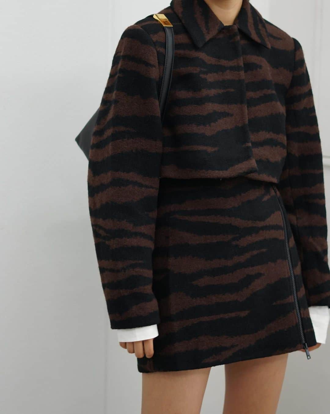 【ANN DE ARKさんのインスタグラム写真 - (【ANN DE ARKInstagram)「【GANNI】  23Autumn/Winter入荷いたしました🐅💛  一際目を引くゼブラ柄のセットアップ。 セットで着用はもちろん、別々で着てもとてもかわいいアイテムです！  WEB掲載までもうしばらくお待ちください。  ⁡ ⁡ ⁡ 詳しくはオフィシャルサイト【ARKnets】にて。 ■商品や通信販売に関しまして ご不明な点がございましたらお気軽にお問い合わせください。 ----------------------------------- オフィシャルサイトの在庫と店頭在庫は共有しております。 商品に関しましては、お気軽にコメントや店舗までお問い合わせください。 ⬇︎⬇︎⬇︎ @ann_de_ark  @arknets_official ⁡ #fashion #栃木 #宇都宮 #ショップ #セレクトショップ　#arknets #anndeark  #ganni #marni #gannigirls  ----------------------------------」9月10日 13時15分 - ann_de_ark