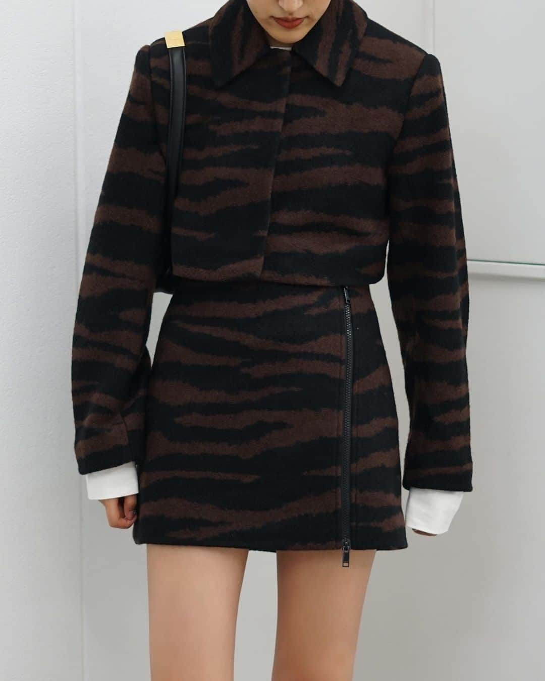 【ANN DE ARKさんのインスタグラム写真 - (【ANN DE ARKInstagram)「【GANNI】  23Autumn/Winter入荷いたしました🐅💛  一際目を引くゼブラ柄のセットアップ。 セットで着用はもちろん、別々で着てもとてもかわいいアイテムです！  WEB掲載までもうしばらくお待ちください。  ⁡ ⁡ ⁡ 詳しくはオフィシャルサイト【ARKnets】にて。 ■商品や通信販売に関しまして ご不明な点がございましたらお気軽にお問い合わせください。 ----------------------------------- オフィシャルサイトの在庫と店頭在庫は共有しております。 商品に関しましては、お気軽にコメントや店舗までお問い合わせください。 ⬇︎⬇︎⬇︎ @ann_de_ark  @arknets_official ⁡ #fashion #栃木 #宇都宮 #ショップ #セレクトショップ　#arknets #anndeark  #ganni #marni #gannigirls  ----------------------------------」9月10日 13時15分 - ann_de_ark