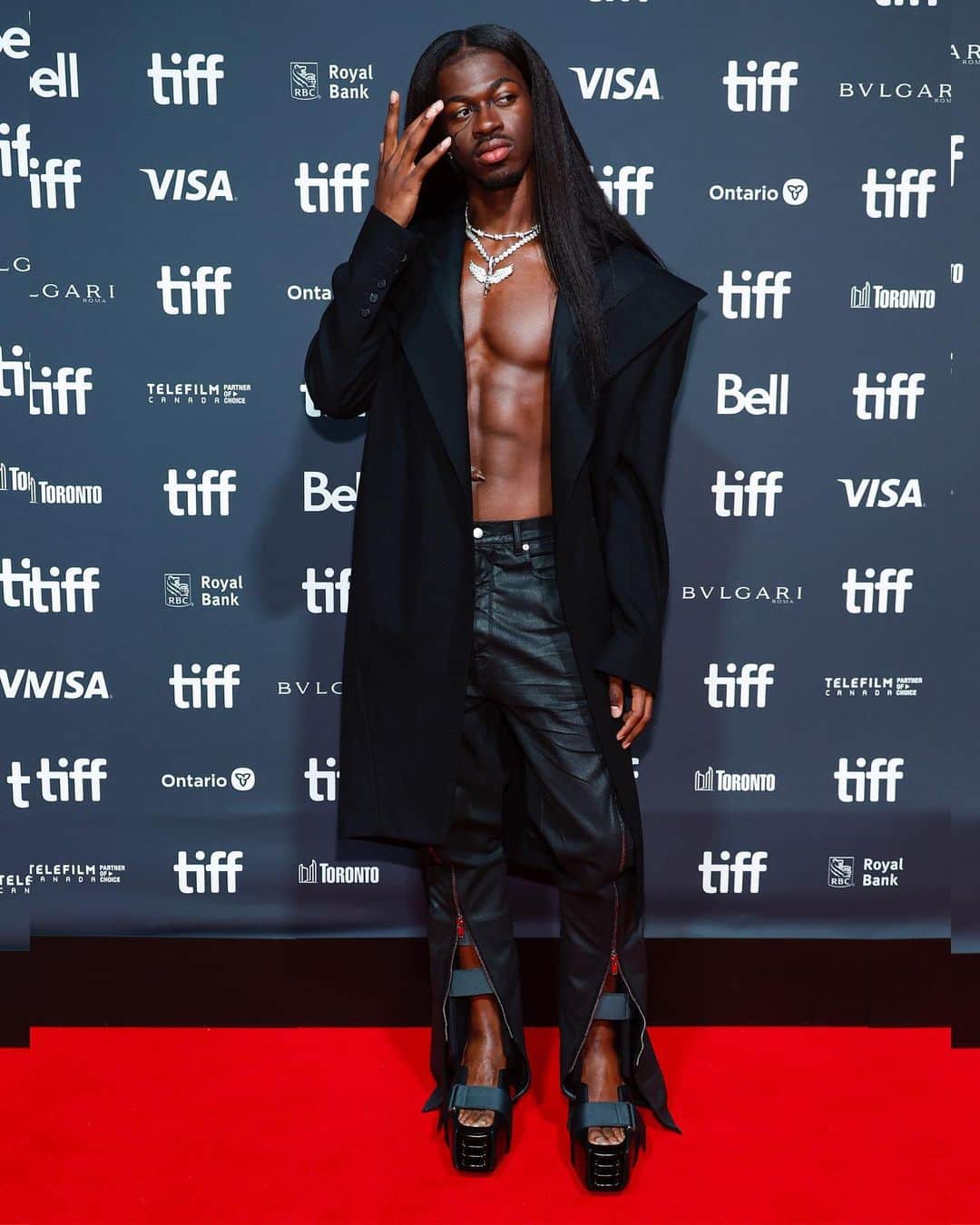 Just Jaredさんのインスタグラム写真 - (Just JaredInstagram)「Lil Nas X's arrival for the premiere of his "Long Live Montero" documentary at the 2023 Toronto International Film Festival was reportedly delayed due to a bomb threat targeting him. We are so glad that he is safe and was able to make it to the red carpet. Tap this pic in the LINK IN BIO to learn more.  #LilNasX #LongLiveMontero Photo: Getty」9月10日 13時31分 - justjared