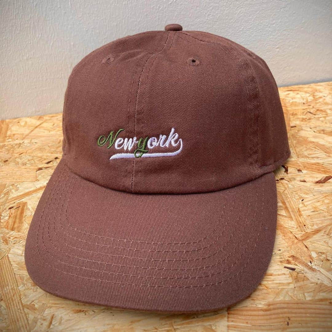 Dancers Collectionさんのインスタグラム写真 - (Dancers CollectionInstagram)「・ 『N.Y.CAP』  Baseball Font embroidery!!  ベースボールフォントを使ったシンプルだがアクセントのある刺繍キャップ。  まだまだ日差しが強い今 あなた好みのCAPを。  #embroidery」9月10日 13時46分 - dancerscollection