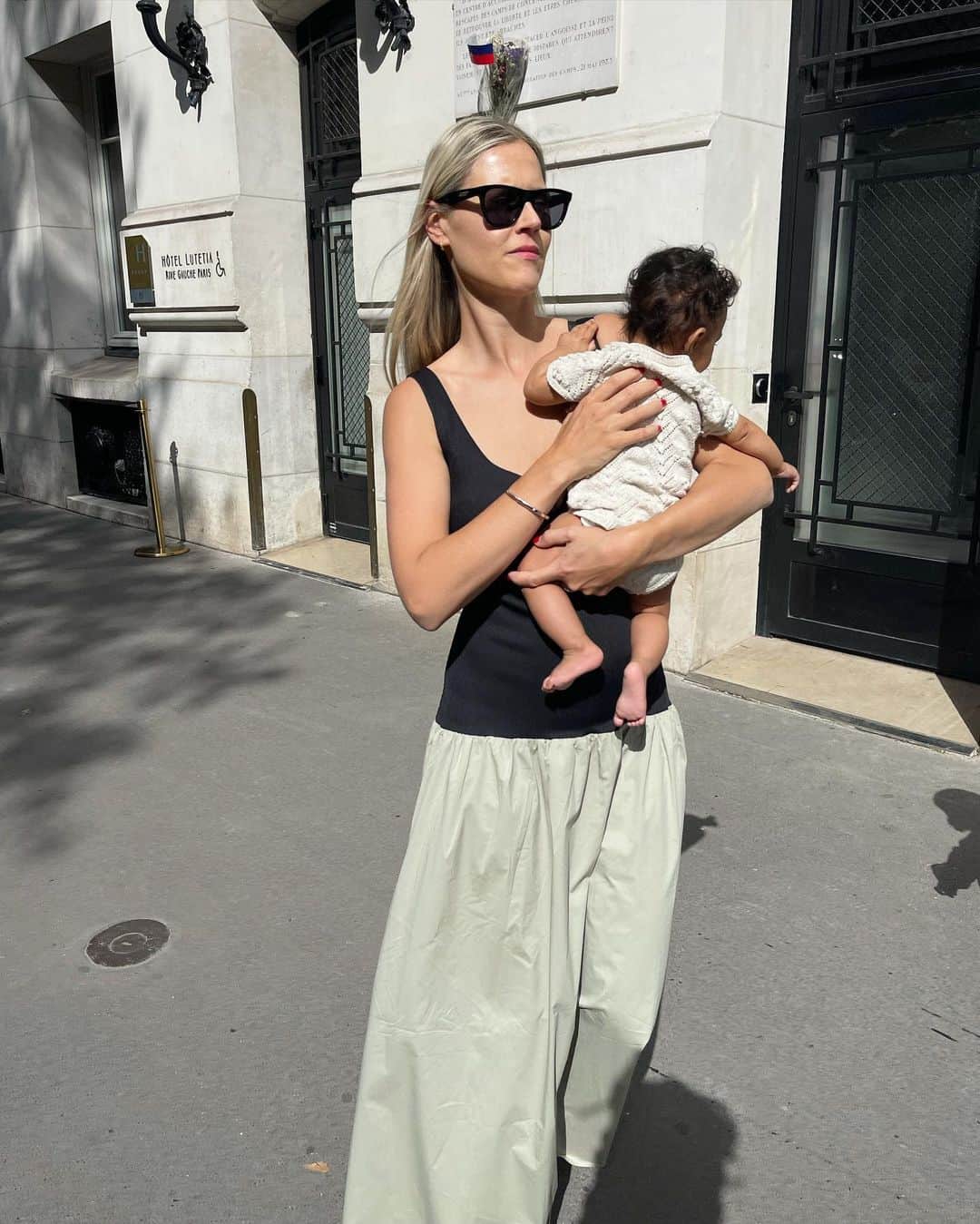 Linda Tolのインスタグラム：「Paris 🤍」