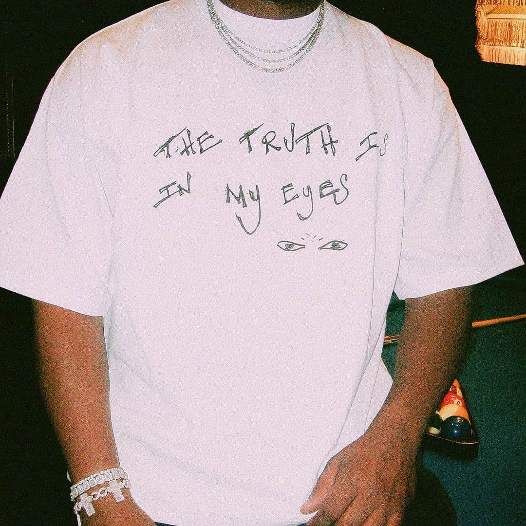 Hit Boyさんのインスタグラム写真 - (Hit BoyInstagram)「The truth is in my eyes @bighit is hand drawing all the art for his album merch 🔥🖊️🖼️ BigHitNupid.com」9月10日 5時32分 - hitboy