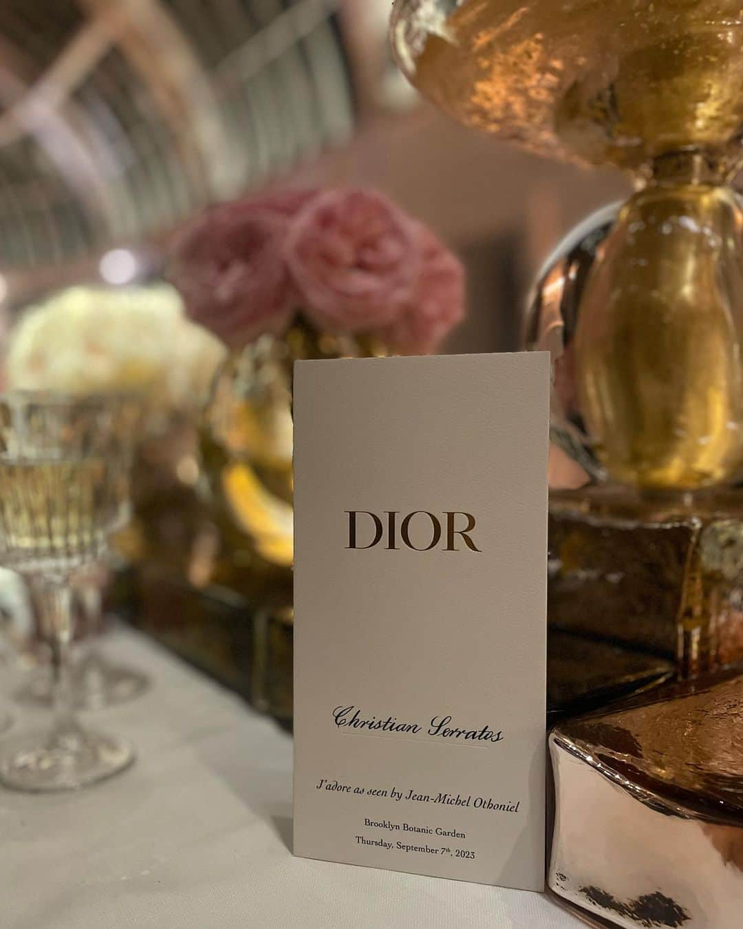 クリスチャン・セラトスさんのインスタグラム写真 - (クリスチャン・セラトスInstagram)「🍸 Nyc 🍸 @DiorBeauty @Dior #JadoreDior #FlowersAreGold」9月10日 5時25分 - christianserratos