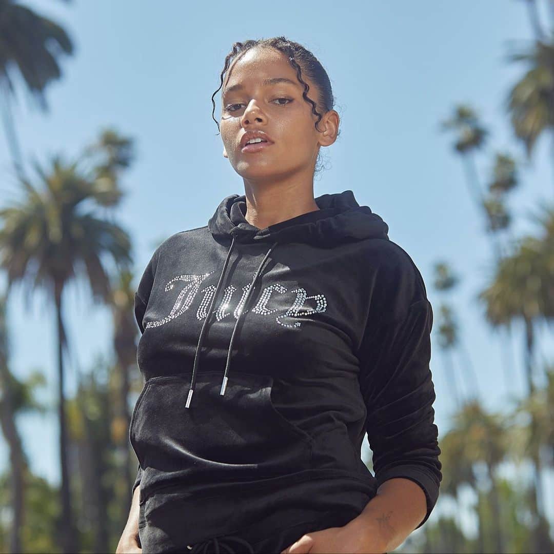 ジューシークチュールのインスタグラム：「So ready for hoodie season #JuicyCouture」