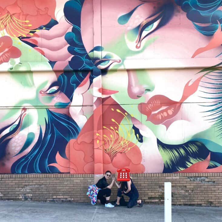 岡田育さんのインスタグラム写真 - (岡田育Instagram)「…And, we had a party as well!!  🍹🍣🍨🍣🍹 @woodenwallsproject  @negiyakisoba  #woodenwallsproject #oneq #asburyparkbeach #asburyparknj  . Okay let me explain, there is a strict rule for visitors to be shot in the most super ultra HARDEST pose ever and all we could do was to be “totally dominated”… Never forget to leave the proof if you’ll visit there! Go pretend you’d done this mural, just like me. 💪🤝💪 . おまえが描いたんか！？ くらいの勢いで記念撮影してしまった（※ノンアルコールです）。楽しかったー！ また遊びに行きたい。 #アズベリーパーク #ニュージャージー」9月10日 6時18分 - okadaic