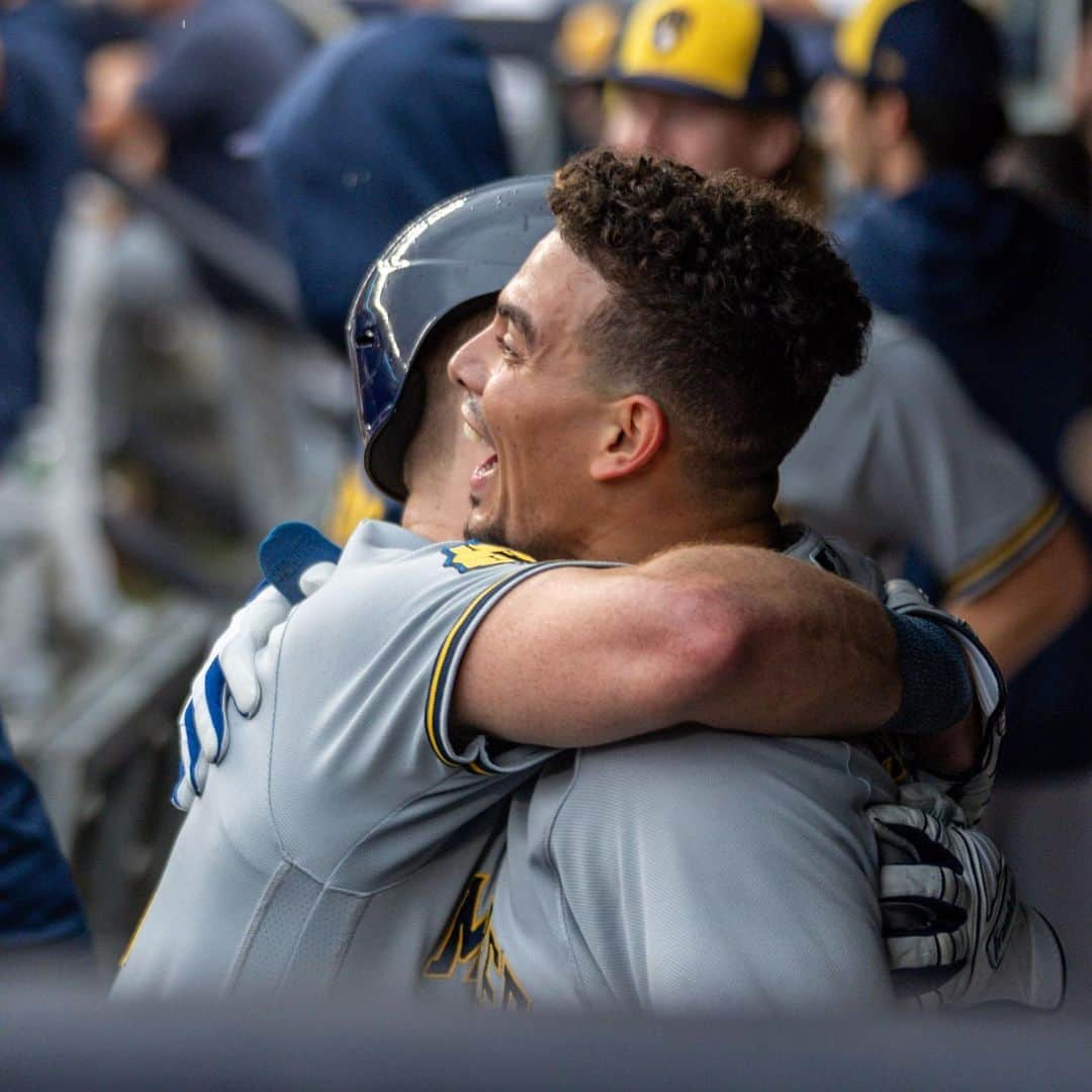 ミルウォーキー・ブルワーズさんのインスタグラム写真 - (ミルウォーキー・ブルワーズInstagram)「LITTLE LEAGUE HOMER!  #ThisIsMyCrew」9月10日 6時35分 - brewers