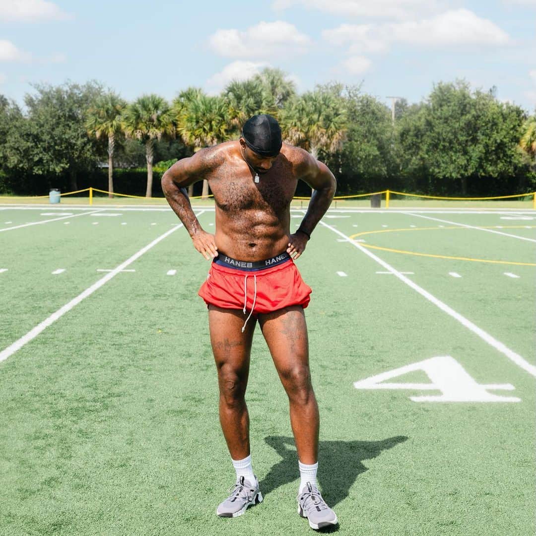 アンドレ・ドラモンドのインスタグラム：「Summer work ✅😤 back to Chi 🔥🔥  📸: @iamskit」