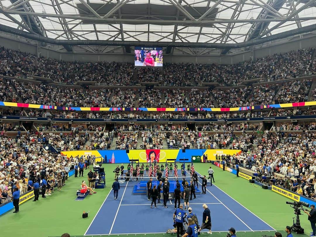 ションダ・ライムズのインスタグラム：「Queen Coco about to be crowned!!! So grateful to be here for this moment! @cocogauff #usopen」