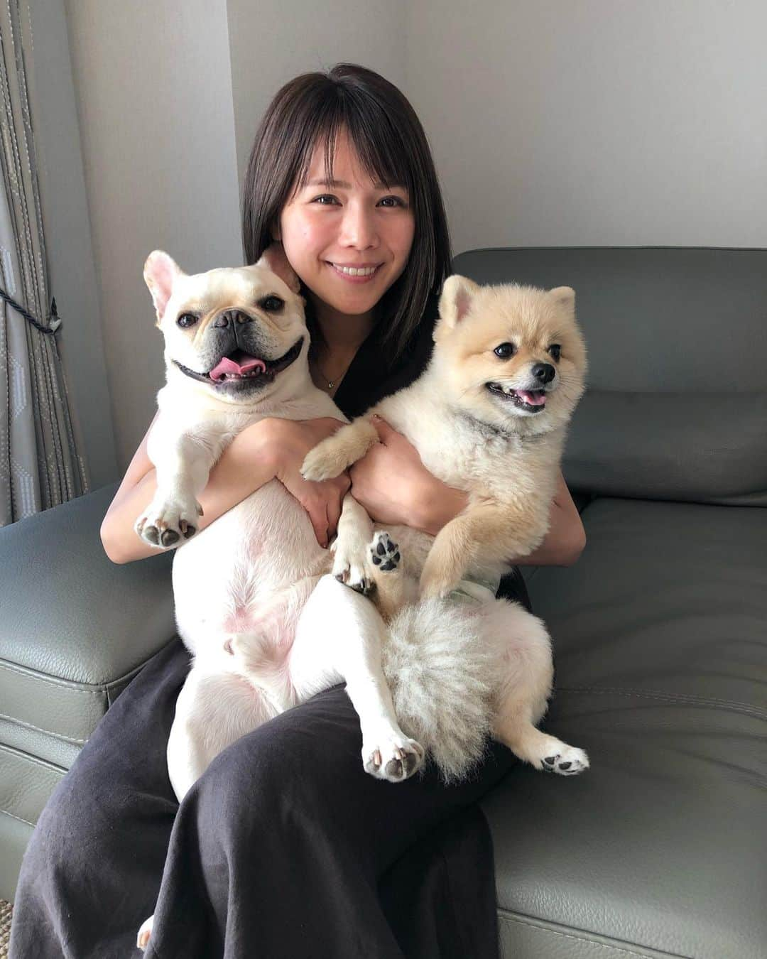 沢辺りおんのインスタグラム：「義経とたぬき🐶🐶」