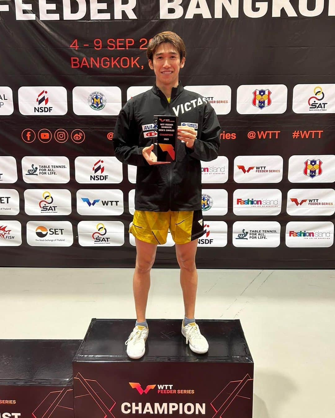 吉村真晴さんのインスタグラム写真 - (吉村真晴Instagram)「WTT FEEDER BANGKOK Champion  I’ve been waiting for this moment to come again.  Thank you for all your support.  #WTT #tabletennis #maharuyoshimura  @wtt」9月10日 8時35分 - 0803_maharu