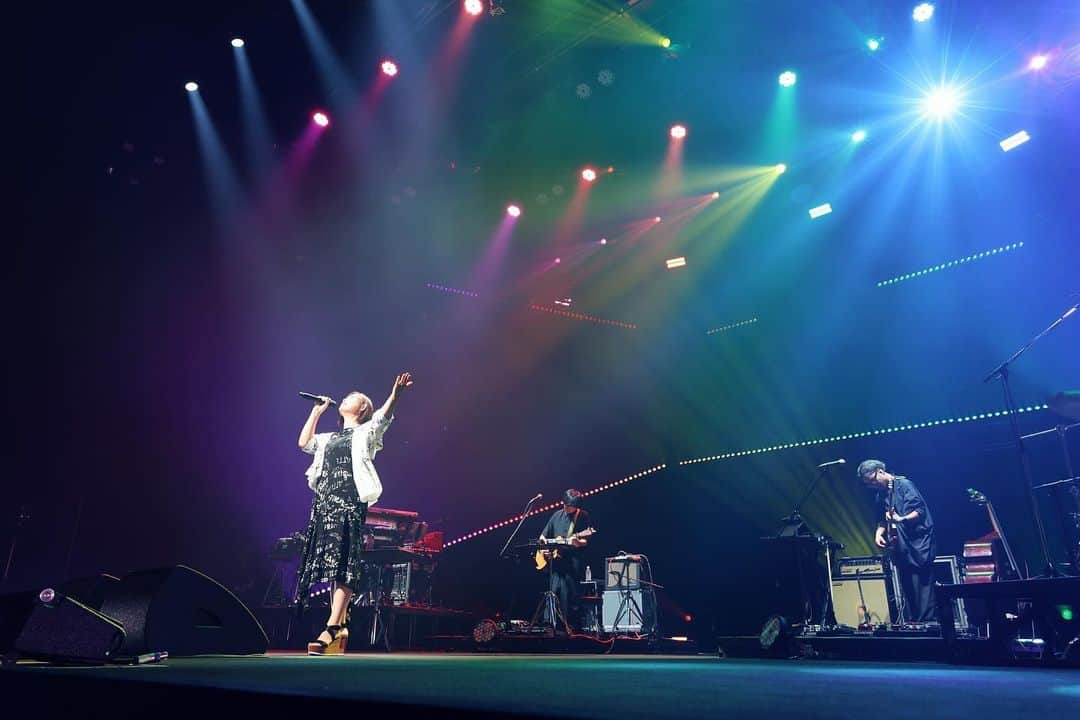 絢香さんのインスタグラム写真 - (絢香Instagram)「Funtale Tour 京都公演🎤  すごい盛り上がりやったねー！😭✨ 最高〜〜〜の時間をありがとう！！ 今日は姫路です🎵  #Funtale #tour #あと4本 #さみしい」9月10日 8時37分 - ayaka_official_jp