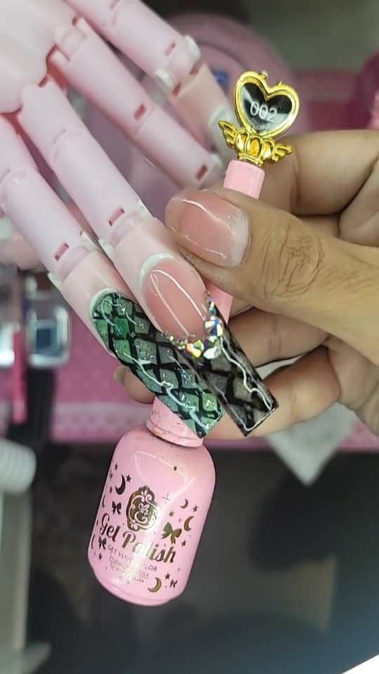 Max Estradaのインスタグラム：「Enailcouture.com free shipping world wide with promo code: free1  sale ends soon, don't miss out #nailsoftheday #nailsdid #nailartwow #gelpolish #nailsartvideos #nails #gelnails #nailart #notd #nailcolor #nailsalon #nailsvideotutorial #nailtech #nailsupply #nailsonfleek #fyp #nailsart」