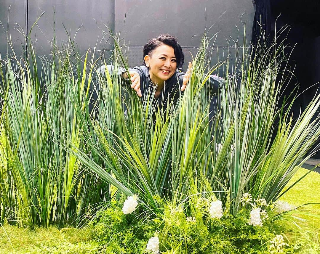 鳥木弥生さんのインスタグラム写真 - (鳥木弥生Instagram)「人工芝は膝に悪いと松井秀喜が言ってたそうですが... オペラの舞台にしては非常に運動しやすい環境です。(舞台監督さんが容赦なく話しかけてきてくれることも含めて。笑) #operaticnight #カヴァレリアルスティカーナ 本日千穐楽！ #すみだパークシアター倉 にて14時開演 #残席些少 ※お問い合わせ下さい！」9月10日 8時59分 - yayoitoriki