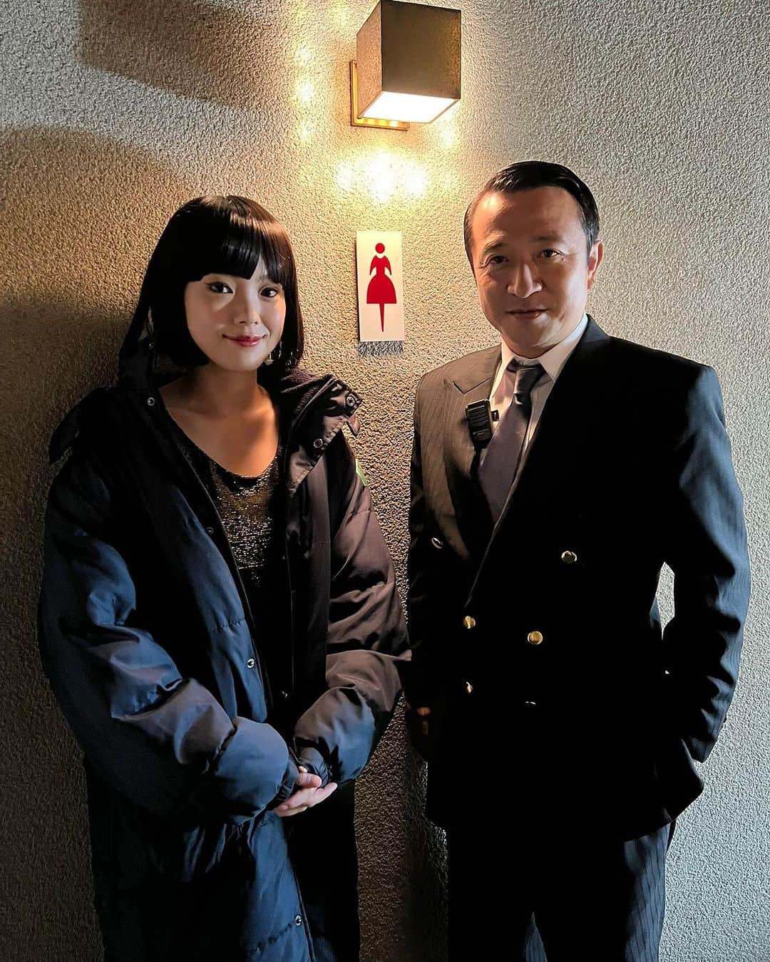 中山来未のインスタグラム：「10月6日（金）全国ロードショー 映画「白鍵と黒鍵の間に」  「ゴッドファーザー 愛のテーマ」が、 二人のピアニストと銀座の夜を大きく狂わせる“一夜”（いちや）の物語。  出演：池松壮亮　仲里依紗　森田剛　 　　　クリスタル・ケイ　松丸契　川瀬陽太 　　　杉山ひこひこ　中山来未　福津健創　日高ボブ美 　　　佐野史郎　洞口依子　松尾貴史　／　高橋和也  原作／南博「白鍵と黒鍵の間に」（小学館文庫刊） 監督：冨永昌敬　脚本：冨永昌敬　高橋知由 音楽：魚返明未  予告📽️ https://youtu.be/P4Mga-c6pJk?si=mh0pT66huEnx-EDw  HP🔗 https://hakkentokokken.com/  杉山ひこひこさんとのお写真🎹 杉山さんずっと面白くてずっと優しかった〜🌟  こちら、よろしくお願いいたします🙇‍♀️🎵」