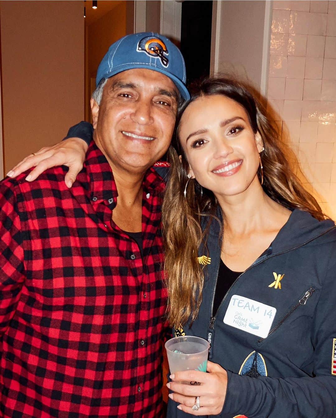 ジェシカ・アルバのインスタグラム：「happy birthday to my papasito @markdabla 🎉🎂🥳 te amo mucho ❤️ i can’t wait to celebrate you tomorrow!」