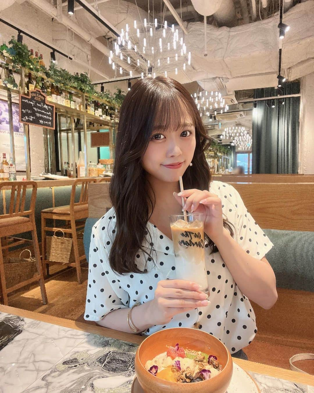 REINAのインスタグラム：「⁡ ⁡ おは🐰☕️ ⁡ ⁡ なっちゃんとお泊まりして モーニング行ったときの🥣🫐🍌 ⁡ ⁡ 大好きなアサイーボウル見つけて このお店に即決！🫢♡ ⁡ ⁡ そこからパン屋さん巡りしたよ〜！🥐 3件も行って、買いすぎちゃいました😂😂 ⁡ やっぱりパン大好きすぎる🤤💭 ⁡ ⁡ ⁡ ⁡ ⁡ #オリックス #BsGirls #Bs2023 #NPB #ORIX #buffaloes #プロ野球 #baseball #野球 #野球好き #オリ姫 #インスタ野球女子 #野球好きな人と繋がりたい #Instagram #follow #神戸 #神戸カフェ #アサイーボウル #朝活 #BsGirls10th💎 #instalike #like4like #followme  #reina_bsgirls #reina_360  #SMILE全開 #🌼 #🐰 #🥐」