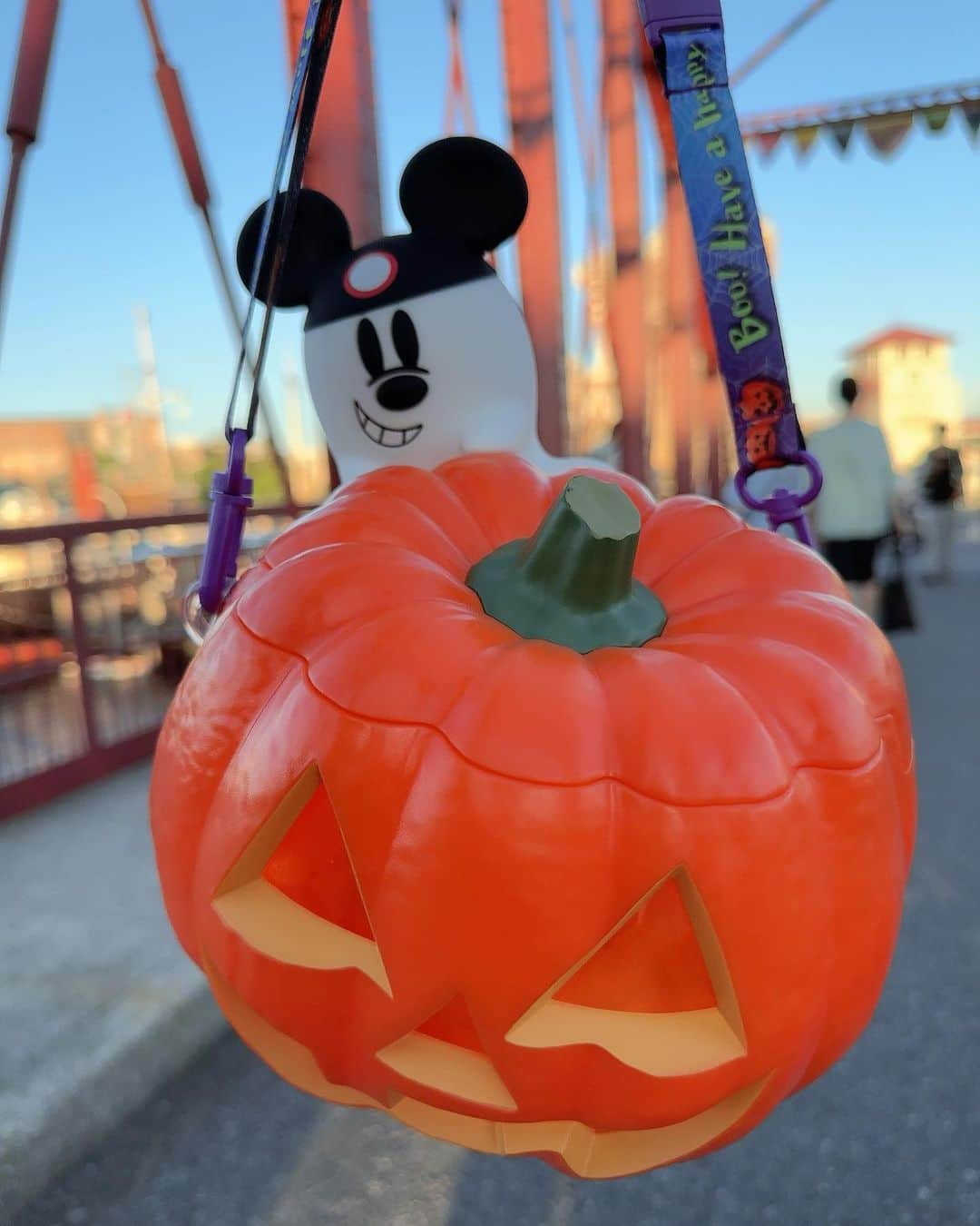 川崎希さんのインスタグラム写真 - (川崎希Instagram)「Halloween🎃🍿  思いつきでディズニーシーへ🤍  今年の仮装はどうしましょ💭  #ハロウィン　#ディズニーハロウィン  #ディズニーシー　#おばけちゃん　#ポップコーンバケット」9月10日 9時18分 - kawasakinozomi