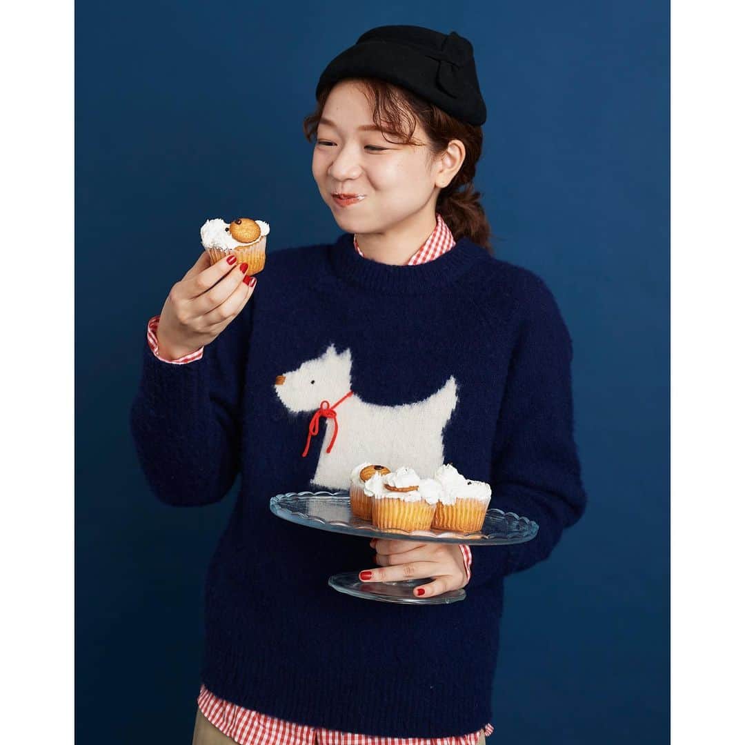 のインスタグラム：「.  〜〜〜〜〜〜〜〜〜〜〜〜   CHILDWOMAN  2023 autumn winter collection ハロー,ROYALなわたし  ひと息つけるような家族の小話とともに 秋冬のお洋服をご紹介。  @ambidex_storeにて 特集ページを公開してます！  〜〜〜〜〜〜〜〜〜〜〜〜 . . . #dotandstripes #childwoman #myfav #ambidex#2023awcollection」