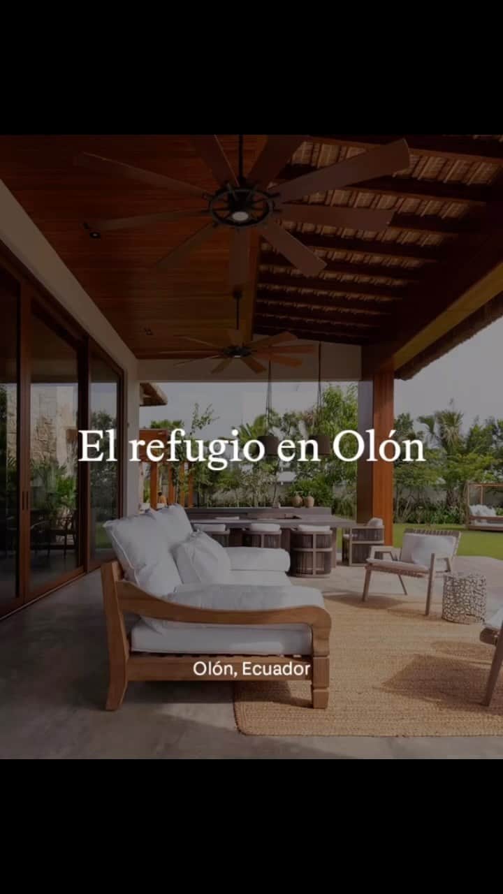 Gervasoni Korea_officialのインスタグラム：「#프로젝트 #세컨하우스 #에쿠아도르⁠ El Rifugio en Olón: essential luxury on the Ecuadorian coast.  ⁠ Architect / Designer: Intemperie / STUDIO  Photo credits:  JAG Studio  ● 제르바소니 리노비앙코 커버 1+1 프로모션 ● 기간 : 9/1-12/31 까지  ● 프로모션 DM 문의 또는  tel. 070-4209-0827  ● 제르바소니 온라인스토어   link in bio ⬆️ gervasoni1882.co.kr ● 쇼룸 방문 및 제품 문의  tel. 070-4209-0827 서울시 강남구 논현로 133길 8  #제르바소니온라인스토어 #제르바소니코리아  #제르바소니 #gervasoni #이태리가구 #디자인가구 #파올라나보네 #PaolaNavone #패브릭소파 #테이블 #침대 #아웃도어가구 #이벤트 #행사 #친환경가구 #우디네 #udine #논현가구거리 #논현쇼룸 #수입가구」