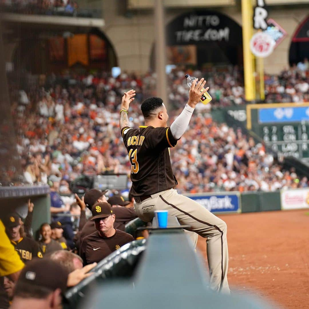 ジュリクソン・プロファーさんのインスタグラム写真 - (ジュリクソン・プロファーInstagram)「He’s a bat flip Pro 😏」9月10日 9時41分 - profarjurickson