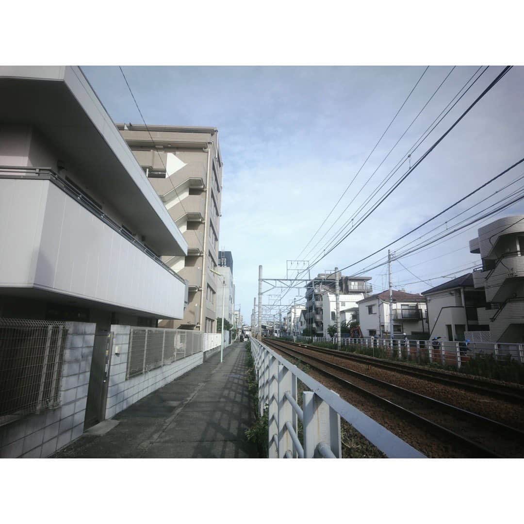 長尾寧音さんのインスタグラム写真 - (長尾寧音Instagram)「🏙️ ⁡ 線路沿いをずーっと歩いてみた🚶‍♀️ ⁡ ⁡ 散歩好きだなぁわたし☺️ ⁡ ⁡ ⁡ #papershoot」9月10日 9時50分 - nagaoshizune_official
