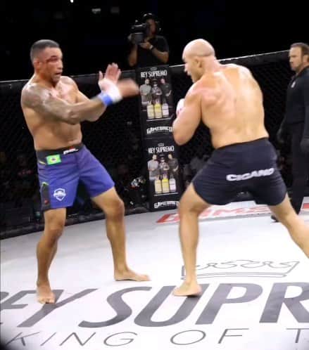 ロイ・ネルソンのインスタグラム：「Congrats to @juniorcigano   And fun fights with...... @gamebredfc  @gamebredfighter  @deantooleofficial」