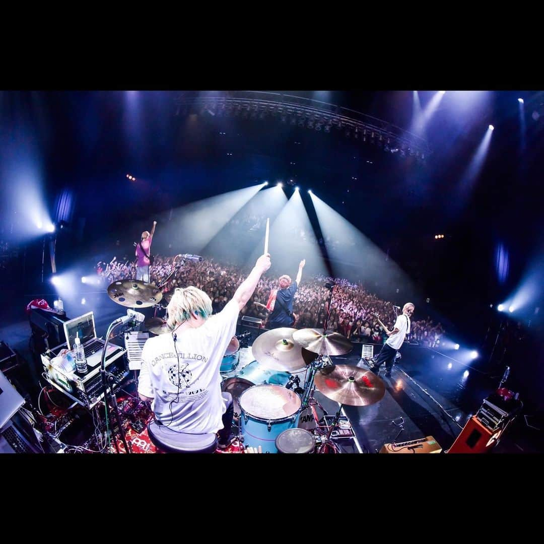 寺中友将さんのインスタグラム写真 - (寺中友将Instagram)「9/9 Zepp Osaka Bayside  Yo!!!! Saturday night!! タンパク質足りてる!? Tanpakushitsu!!  Photo by @azusatakada_photographer」9月10日 10時06分 - teranakatomomasa