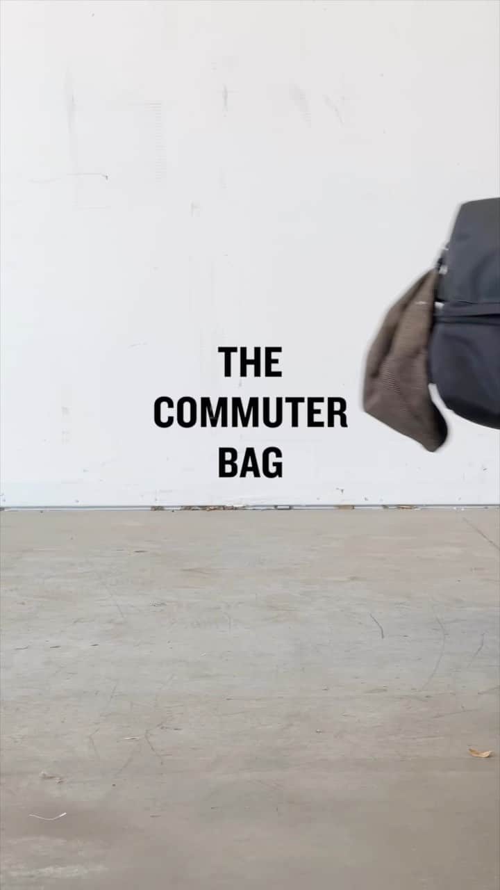 ブリクストンのインスタグラム：「Introducing our all-new Commuter Weekender Duffle. Water-resistant bag with a hat clip, perfect for your weekend getaway. •Includes a signature hat clip •Can hold up to 3-5 days of things •Water resistant tarpaulin •Two main zippered compartments for organization」