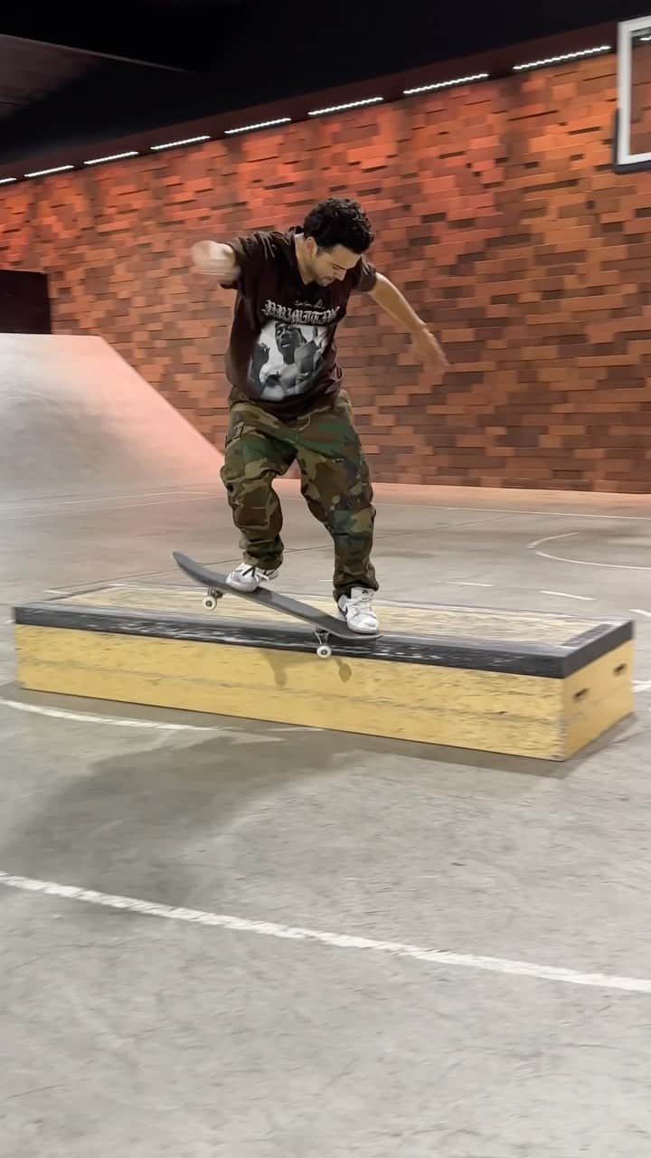 のインスタグラム：「Keep trying till you get the right one!  📱 @spanishmiketv」