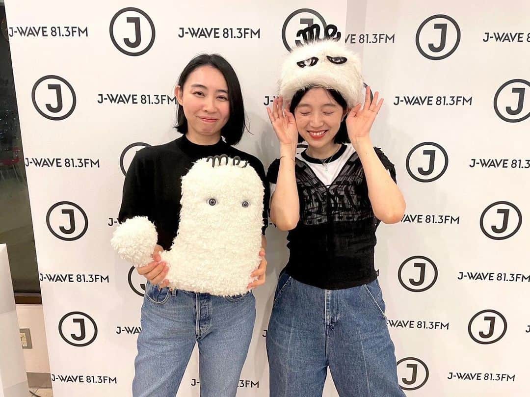 小谷実由のインスタグラム：「#おみゆの好き蒐集倶楽部 最新回ep23が更新されました🐈🌫️🌹  朝吹さんといえば！湯気と炭水化物がお好き🍵🥟ということで、最近食べた良い湯気、湯気を見る、いろんな角度から湯気のお話を伺っております🧖‍♀️ そして、朝吹さんのファースト好きについても！🩰🧟‍♂️🕴️❤️  朝吹さんにとっての好きは、隠と陽が交錯するような、とても美しいお言葉でした。🌝🌞  今回のおやつは秋にぴったり、そして私の考える朝吹さんのイメージにぴったりなあのおやつ、、🌰⛰️  @omiyuno_sukiclub」