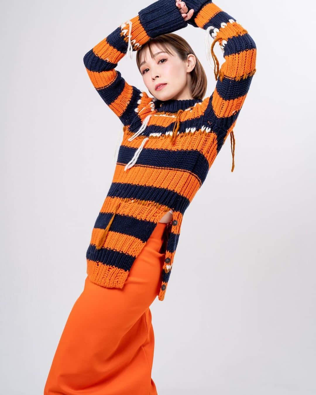 愛内里菜のインスタグラム：「本日まで‼️‼️‼️‼️ ハロウィンライブチケット抽選販売中👻🎃🎙️🎵 ９月１０日　23時59分締め切りです😌 ⁡ 2023年11月3日  京都教育文化センター 会場：http://kyoto-kyobun.jp/ ⁡ 開場13:30 開演15:00 ⁡ みなさまの応募待ってるよ😆💕 ⁡ コスプレや仮装や ハロウィンカラーやハロウィン小物を 身につけて遊びにきてね🎃  今年も配信でも観て頂けますが🙏😌 会場に来た人だけが 楽しめるコーナーや企画も 考えてるよ☺️🎃✨  ⁡ ライブ詳細はHPから！ https://rinaaiuchirr.jp/event/2023halloween/ ⁡ チケットお申し込みは チケットペイこちらから！ https://www.ticketpay.jp/booking/?event_id=47678 ⁡ ⁡ 😆YouTube！ 「愛内里菜オフィシャルチャンネル」 ⁡ ⁡ 🐦Twitter 愛内里菜 official @RRikakakiuchi ⁡ ⁡ 😆TikTok 愛内里菜/Rina Aiuchi 　 🟥17配信 愛内里菜_official ⁡ ⁡#ハロウィン　#ハロウィンコスプレ #愛内里菜  #歌手 再始動 #垣内倶楽部  #バンド   #ライブ #一体化 #絆 #盛り上がりたい  #感謝  #23周年　 #YouTube #ユーチューバー#TikTok」