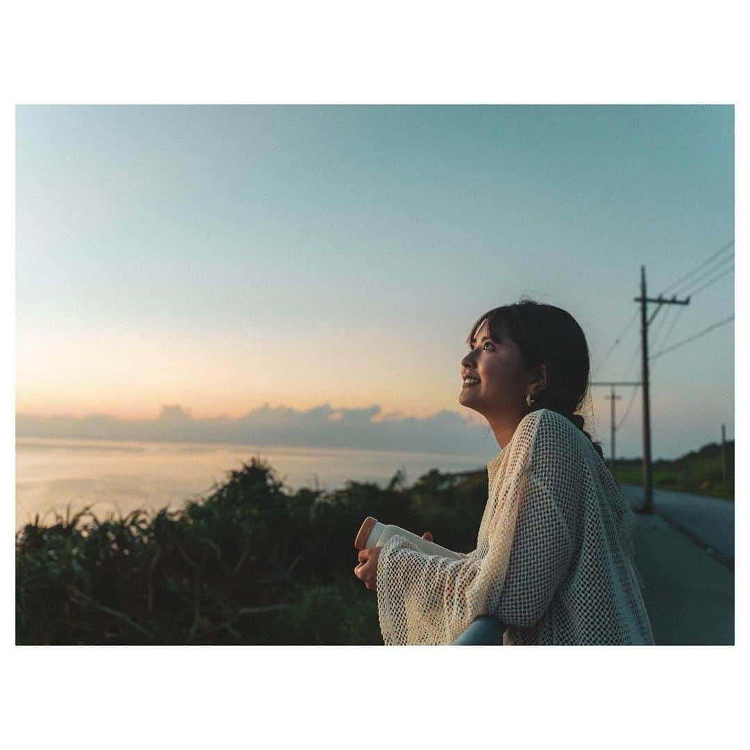 Miyuuさんのインスタグラム写真 - (MiyuuInstagram)「【𝒄𝒐𝒎𝒎𝒖𝒏𝒊𝒕𝒚 𝒊𝒏𝒇𝒐𝒓𝒎𝒂𝒕𝒊𝒐𝒏】 ファンコミュニティとして、instagramのサブスクリプションを開設しました✨  会員特典として、会員の方限定で視聴可能な  ・毎日のフィード投稿 ・ストーリーズ ・月1のライブ配信(他にもゲリラでもする予定) ・週に1回のpodcastリール ・楽曲制作の様子&最新デモ曲の公開  を限定公開します。  📍 𝙏𝙝𝙚 𝙧𝙚𝙖𝙨𝙤𝙣 𝙄 𝙨𝙩𝙖𝙧𝙩𝙚𝙙 𝙩𝙝𝙚 𝙛𝙖𝙣 𝙘𝙤𝙢𝙢𝙪𝙣𝙞𝙩𝙮  いつか作りたかったファンコミュニティ。 でも踏み出さなかったのは、いろんな小さな理由がありました(それはまたコミュニティで追々.)  なんだか、不特定多数の人に見て頂くSNSでは、誤解のないよう、言葉選びも慎重になるし、言葉遣いとか、自分の意見をどこまで述べるのか、たまにはふとした日常をupしたいけど、意味のある投稿にしないと、とか....いろいろ考え過ぎて、  結局、  「今日は投稿するのやめよう」  って思ってしまうことが多々あり...  もっと直感的に投稿する日もあれば、また違う日は、話し難いこともすんごい長文で投稿する日もあったりしていいなって  人間って誰しも多面的で、日に日に気持ちは変化していく。  私の表現したいこと発信したいことをする場所としての機能だけではなく、 登録してくだるみんなが知りたいことも知りたくて、みんなが来たいときに来れて、ちょっとコメントしていく✍🏽..  そんな、自由気ままな空間作りがこのコミュニティでできたらなぁと思っています。 　  今後、コミュニティガイダンスなど、コミュニティについての情報は、こちらの投稿に追記していきます🫶🏽✨  ※こちらの投稿は、コミュニティ説明のためどなたでも見れるよう公開しております🙏🏽🤎  photo by @fukkkayan」9月10日 11時00分 - miyuuamazing