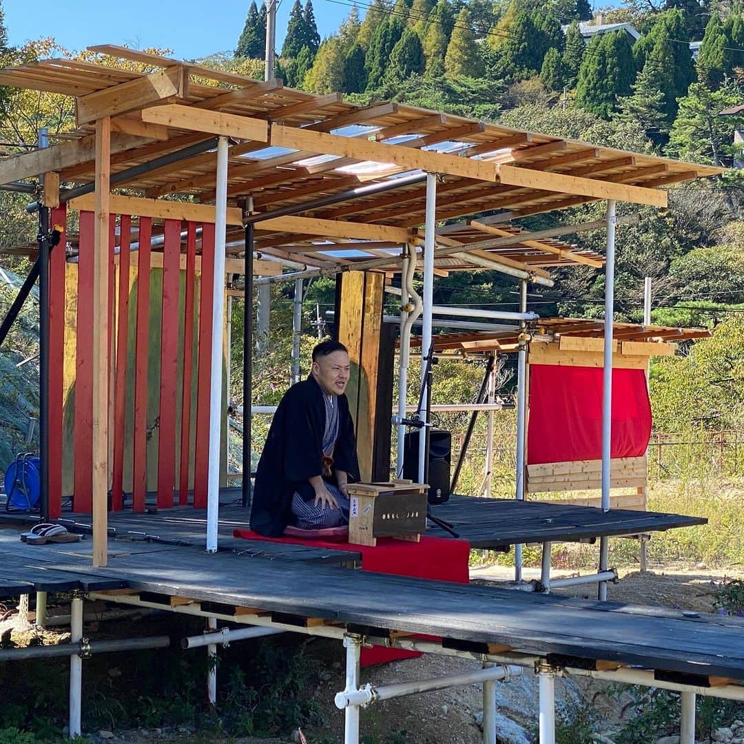 月亭太遊のインスタグラム：「今年も六甲ミーツ・アートで落語させてもらいます(写真は去年の) 9/16 10/21 11/12の三日間、１日三公演」