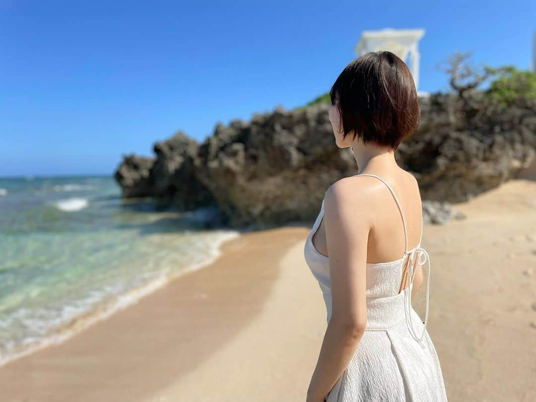 悠木ゆうかさんのインスタグラム写真 - (悠木ゆうかInstagram)「last summer ☀️  #ヨロン島  #ヨロンブルー  #ヨロンフォト   一切加工していない透き通ったソーダみたいな水色の海🫧  こんなに綺麗な海ははじめてみた〜！！  久しぶりにダイビングもできて、ウミガメにも会えて幸せ🐢💚  2023年の夏納め🌱」9月10日 11時19分 - yuki_yuuka_6666