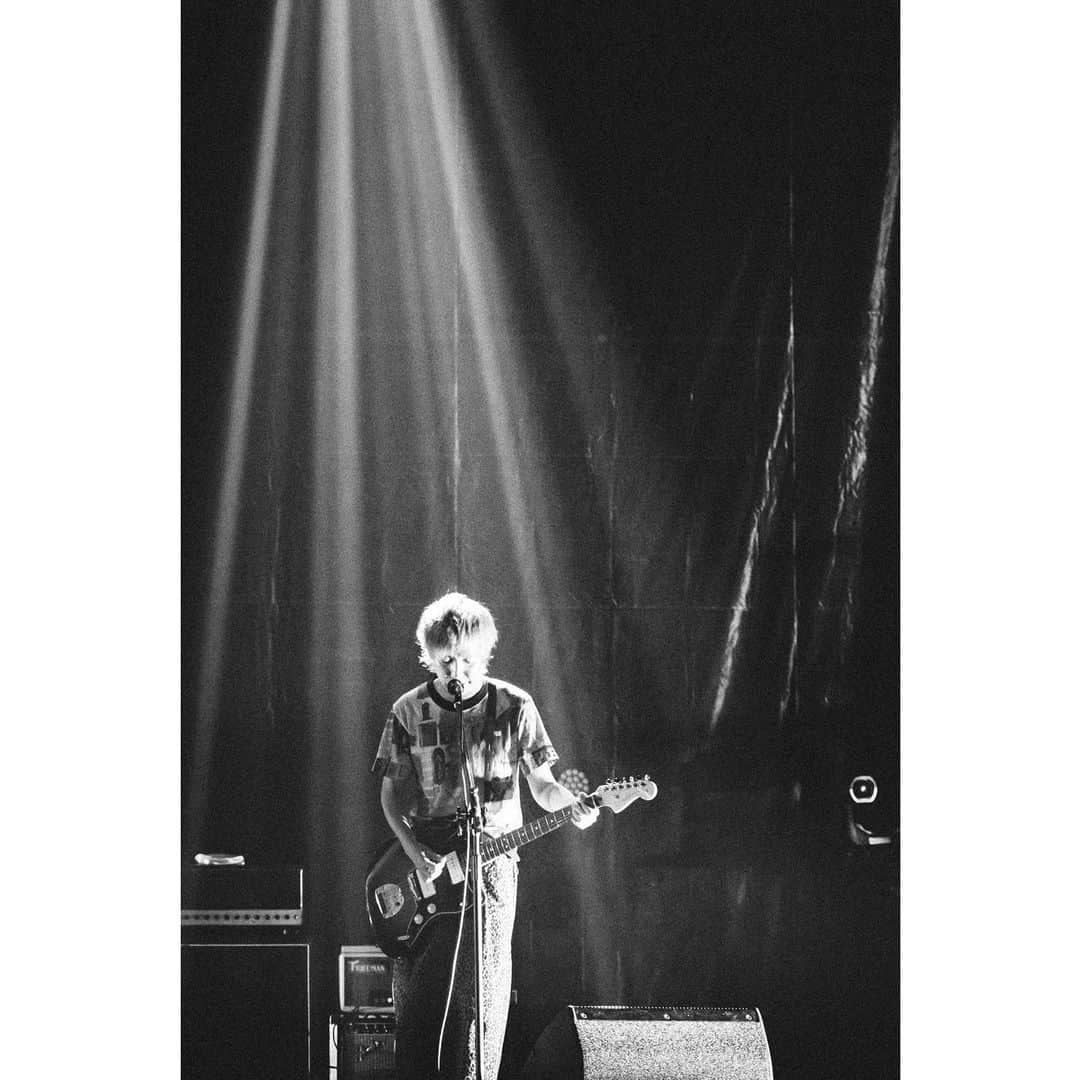柳沢亮太のインスタグラム：「2023.09.09 日本特殊陶業市民会館フォレストホール ″#TheBONEZ Presents-LIVE TONIGHT-″ w）The BONEZ #オフショット #SUPERBEAVER #写殺 @cazrowaoki」