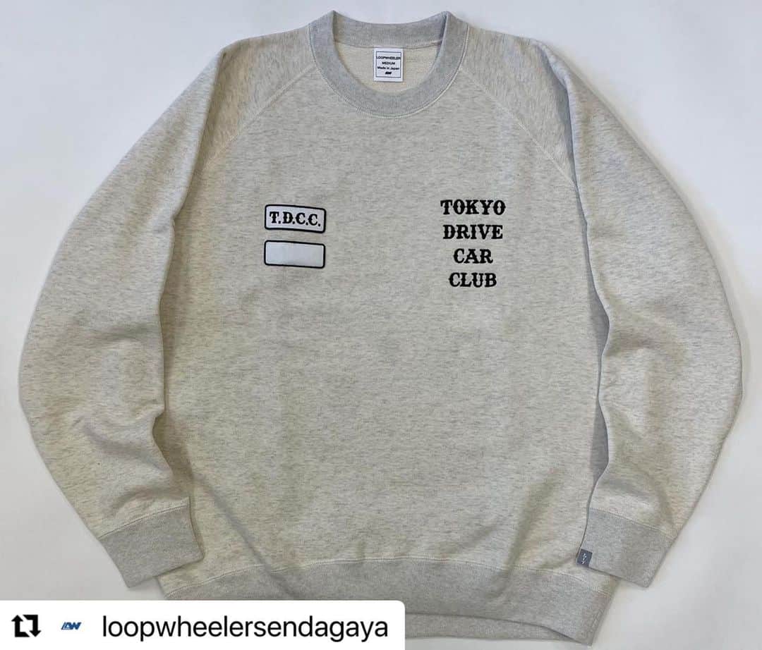 のインスタグラム：「.  大阪店も本日発売開始です！①  #Repost @loopwheelersendagaya with @use.repost ・・・ . 「LOOPWHEELER for TOKYO DRIVE CAR CLUB」 本日よりLOOPWHEELER for TOKYO DRIVE CAR CLUB 2型を発売致します。 1型目はLW313リラックスフィットクルースウェットになります。 素材はLWライト30/9吊り裏毛を使用して、リラックスフィットのパターンで製作しております。 左胸に刺繍、右胸にワッペン、後裾下センターにプリントが入ります。  カラーはオートミールとマリンの2カラー展開となります。 ＊TOKYO DRIVE CAR CLUB WEBストアの販売カラーとは異なりますのでご注意ください。 . サイズはS〜Lまでの3サイズ展開で販売価格は23,100円(税込)となります。  是非ご覧ください。  #tokyodrivecarclub  #loopwheelerosaka #loopwheeler #tsuriami #sweat #ループウィラー大阪 #ループウィラー #吊り編み #スウェット」