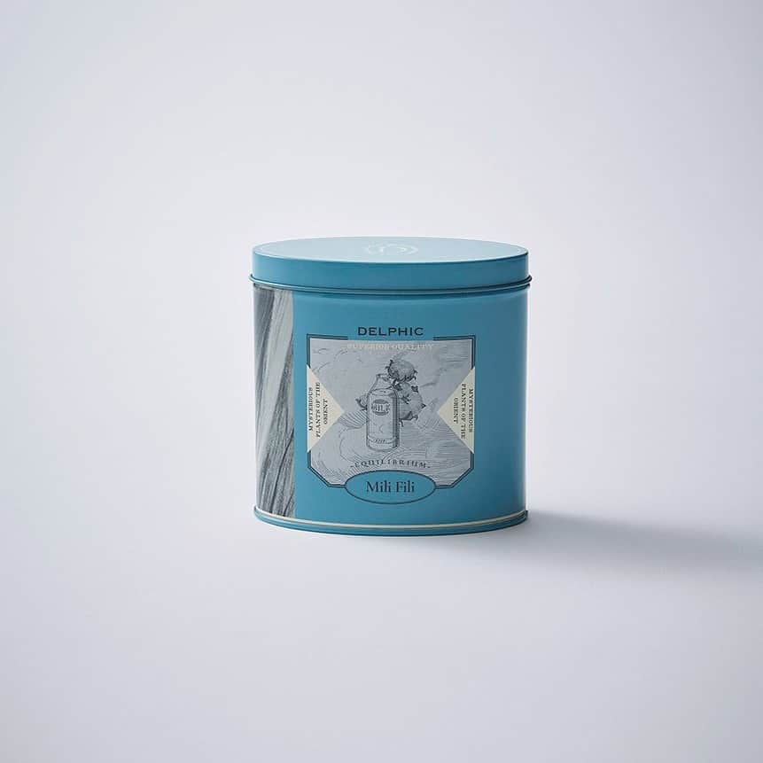 SPURさんのインスタグラム写真 - (SPURInstagram)「【ソウルのアートなスーベニール WISH LIST】  （写真1枚目）DELPHICのお茶缶 DELPHICで販売されているオリジナルティー。6種類のうちブルーのパッケージはミルキーなフレーバーの烏龍茶「Mili Fili」。スタイリッシュなデザインで、ギフトにも最適。お茶缶₩38,000  （写真2枚目）Ｎ／Ａのキャップ＆バッグ ギャラリーならではの「No,Exhibition Today,Sorry」というコピーがアクセントになったN/A（p.10）のオリジナルグッズ。同デザインのＴシャツも展開あり。キャップ₩30,000・バッグ₩20,000  （写真3枚目）キム・ファンギのアートプリント 煥基美術館で購入したキム・ファンギの代表作のアートプリント。約A4サイズ大の厚紙に印刷されていて、部屋のインテリアとしても使いやすいアイテム。額装されたものも取り扱いあり。各₩10,000  photography: Takehiro Uochi 〈TENT〉 #ソウル #SEOUL #DELPHIC #Ｎ／Ａ #キムファンギ #シュプール10月号 #SPURmagazine #SPUR10月号」9月10日 12時00分 - spurmagazine