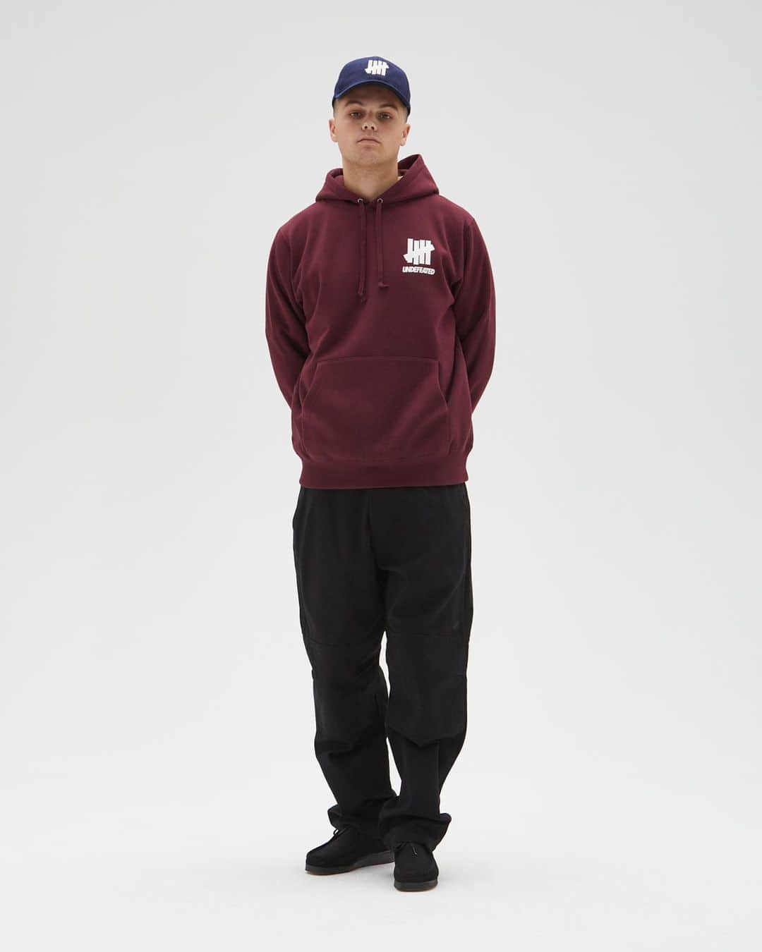 UNDFTDさんのインスタグラム写真 - (UNDFTDInstagram)「UNDEFEATED FALL 23 Lookbook  Featuring the UNDEFEATED Logo Lockup Pullover Hood in Wine, Outdoor Pant in Black, Icon Appliqué Strapback in Blue, Work Jacket in Black and Roots Crewneck in Lunar Grey.  Available now exclusively at all UNDEFEATED Chapter Stores and Undefeated.com」9月10日 12時00分 - undefeatedinc